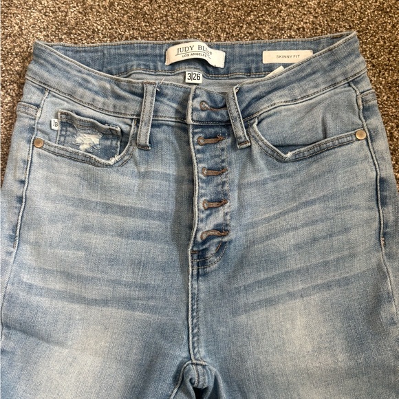 Judy Blue Light Wash Skinny Jeans - Picture 4 of 5